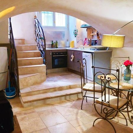 Appartement De Charme Au Coeur Du Vieil Antibes Esterno foto