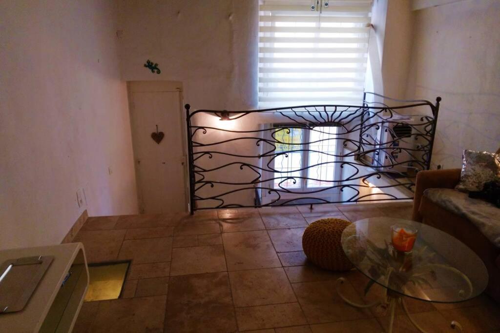 Appartement De Charme Au Coeur Du Vieil Antibes Esterno foto