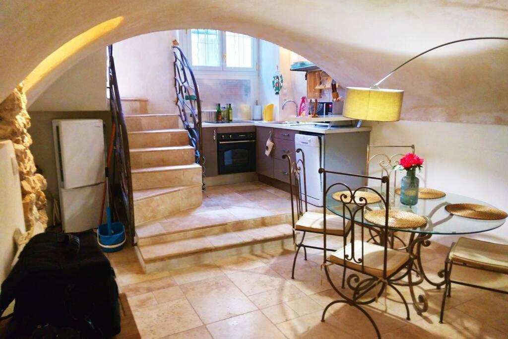 Appartement De Charme Au Coeur Du Vieil Antibes Esterno foto